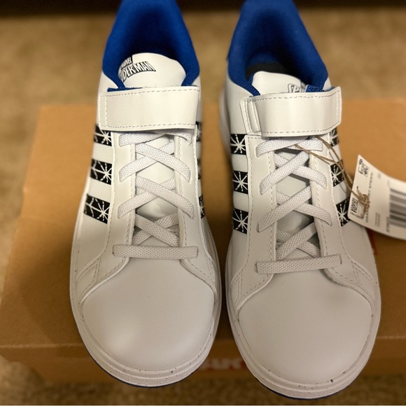 Marvel Kids White and Black Sneakers with Blue Accents - Picture 2 of 3